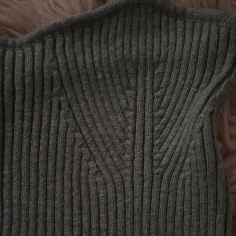 Zara Gray Ribbed Crop Top - Picture 4 of 4